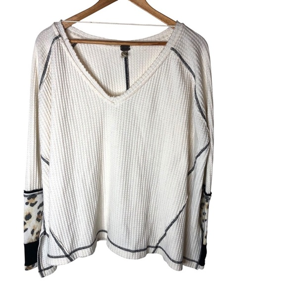 Free People Lovin Leopard Oversized Thermal Sm Tunic V Neck Top Knit Casual Boho - Picture 3 of 7